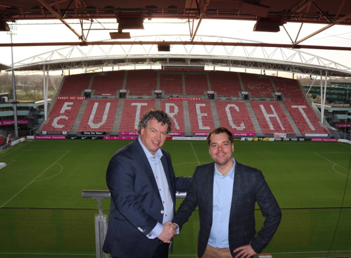 Erik Serré (partnermanager Buckaroo) en Folker de Pundert (directeur Ormer ICT en Tymes4) in het FC Utrecht stadion